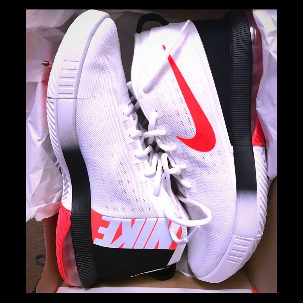 Airmax Dominate size 11
